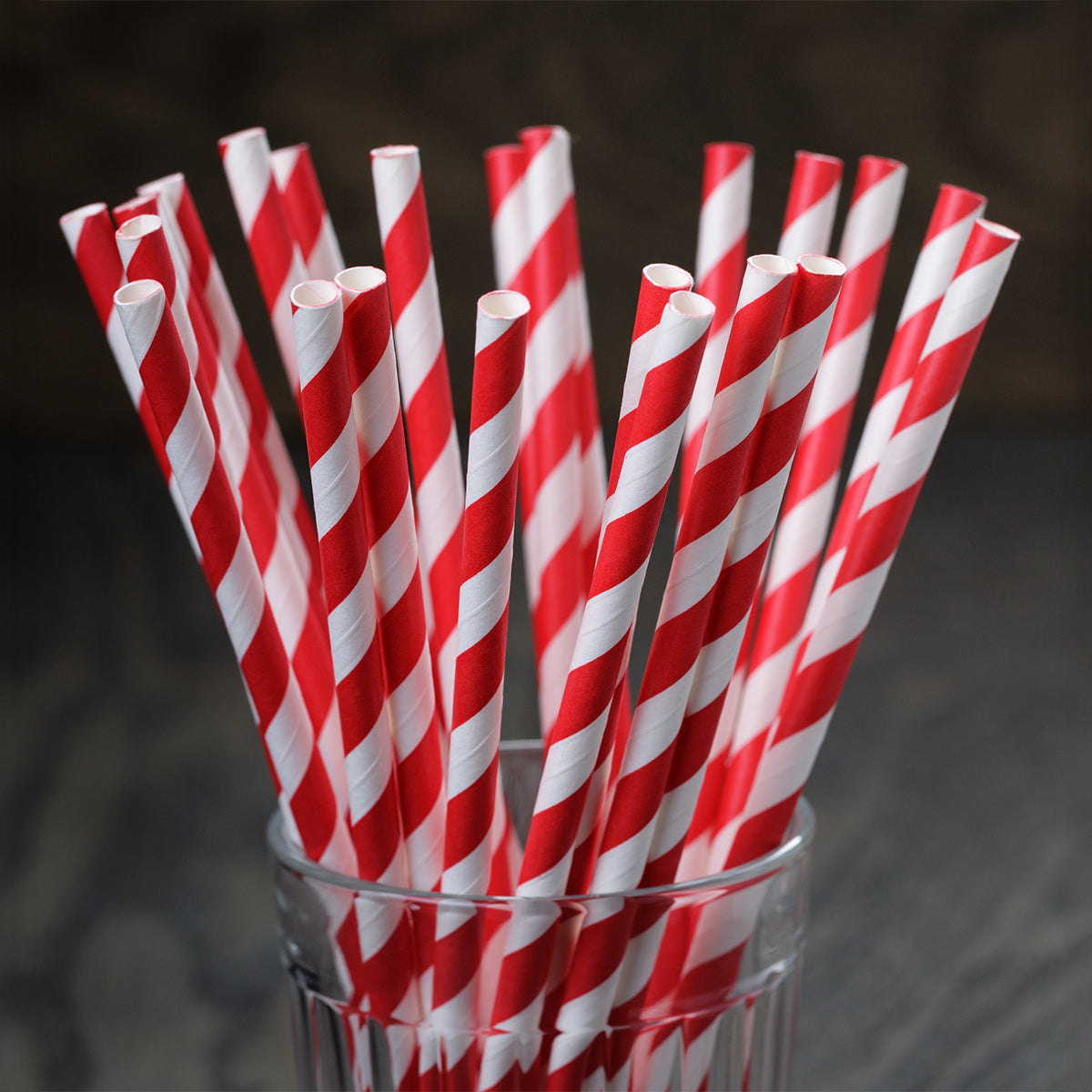 Pajitas de papel con rayas rojas de 7,75" - Paquete de 25